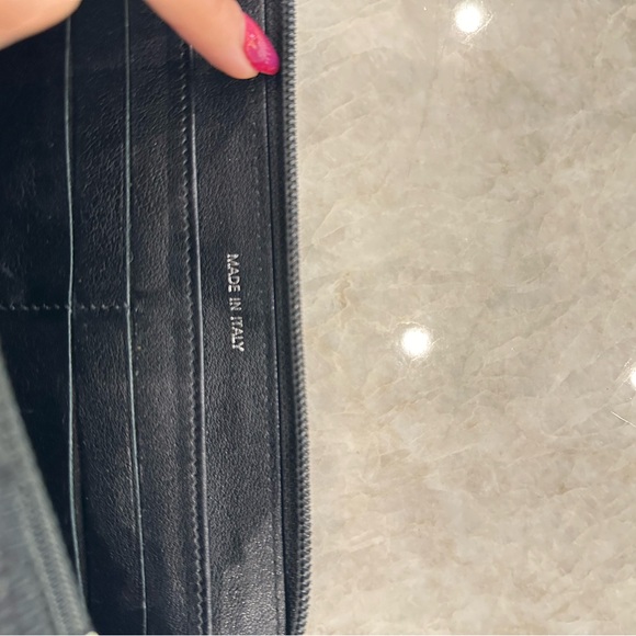 Vintage Chanel Caviar Leather Zippy Wallet - Picture 14 of 16